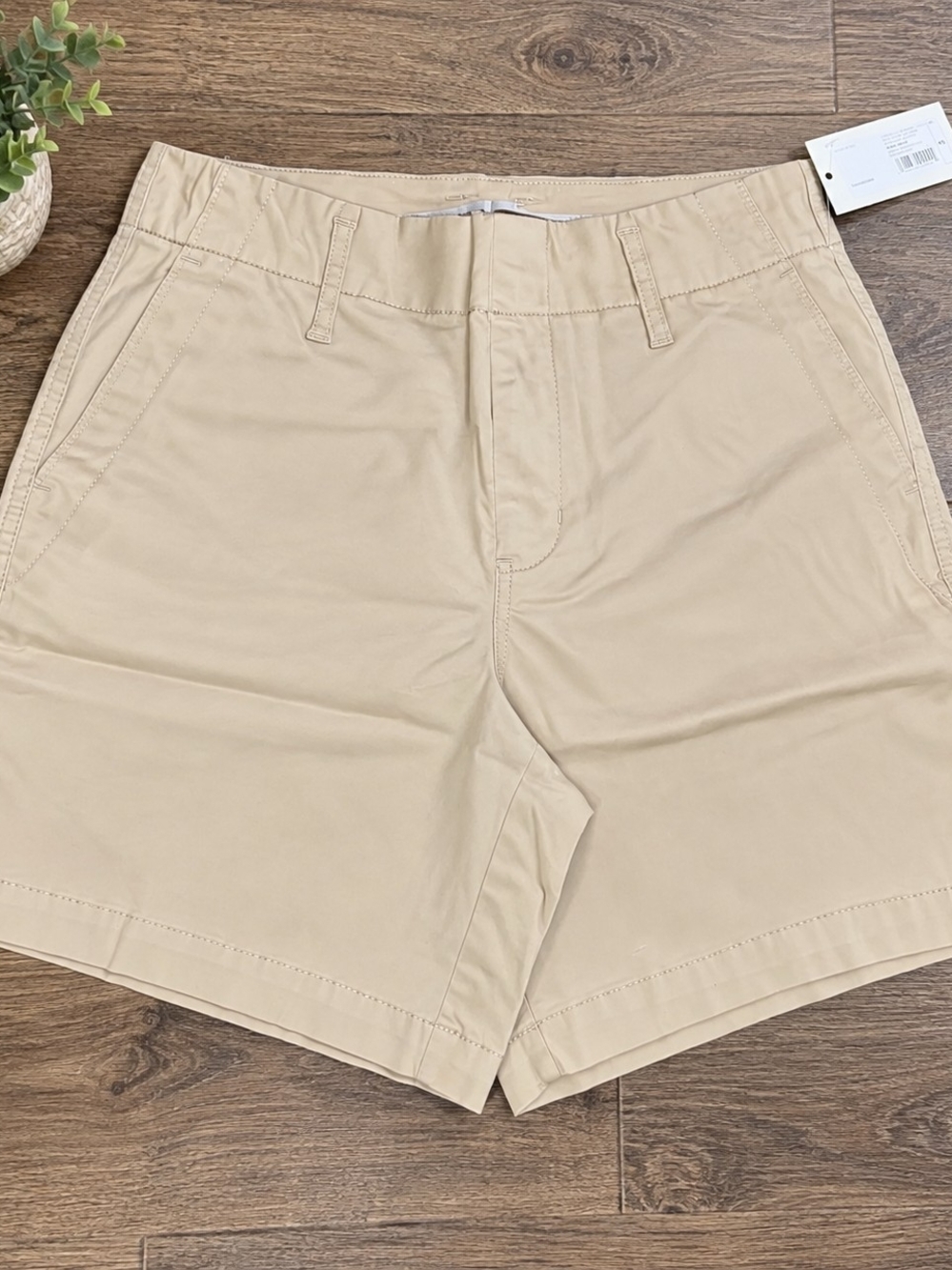 a new day Women's Beige Flat-Front Shorts